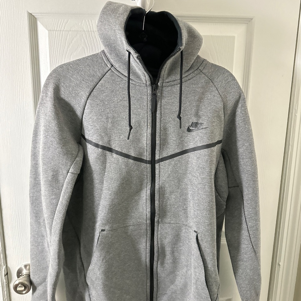 Nike Men’s Tech Fleece Full Zip Windrunner Hoodie